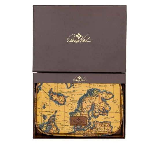 Best deal π Patricia Nash Ilaria Hanging Travel Case Etched Roses π 9 Best deal π Patricia Nash Ilaria Hanging Travel Case Etched Roses π - Image 7